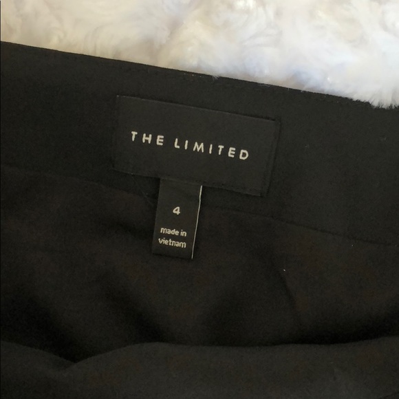 SUMMER CLOSEOUT ☀️ \The Limited\• Black Ruffle Drop Tier Skirt - Picture 7 of 9